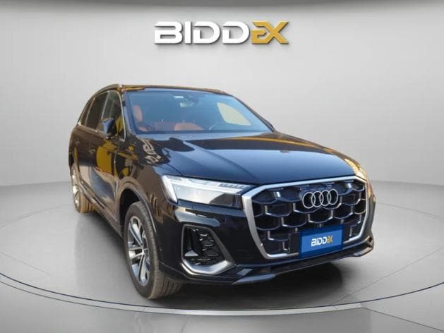 أودي Q7 2024 اس-لاين أسود أوتوماتيك — مستعملة