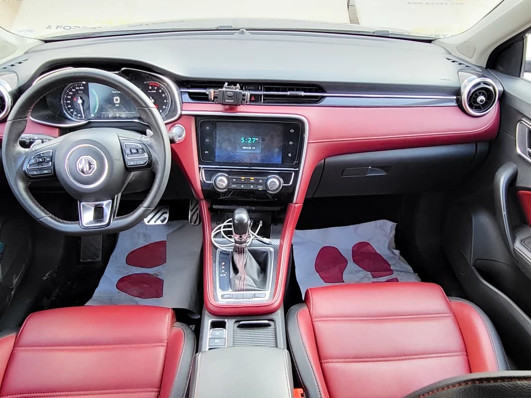 MG 6 2021 لاكشري أسود أوتوماتيك — مستعملة