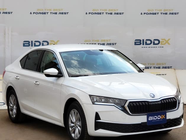 سكودا Octavia A8 2025 لوفت أبيض أوتوماتيك — جديدة