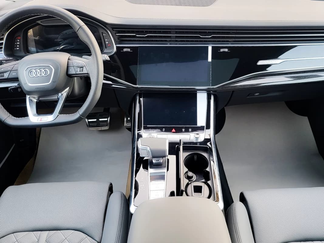 Audi Q8 2024 اس لاين فضي أوتوماتيك — جديدة