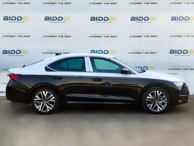 سكودا Octavia A8 2025 سويت أسود أوتوماتيك — جديدة - 3