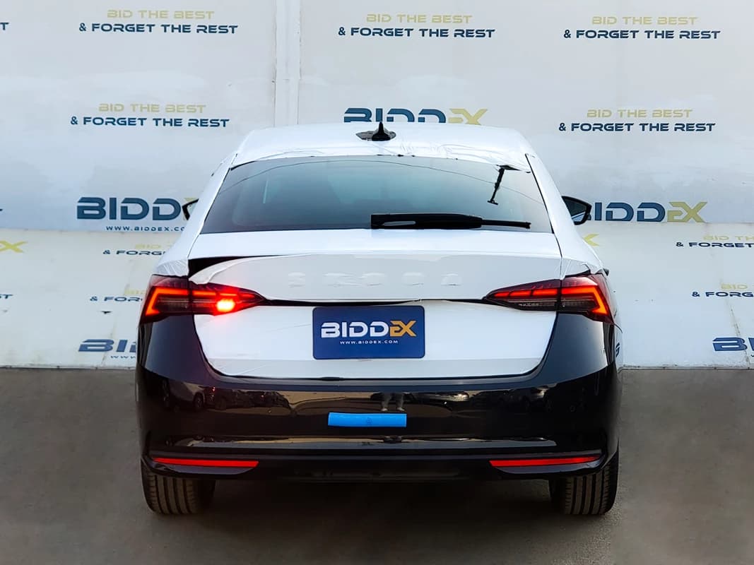 سكودا Octavia A8 2025 سويت أسود أوتوماتيك — جديدة