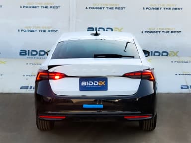 سكودا Octavia A8 2025 سويت أسود أوتوماتيك — جديدة - 4