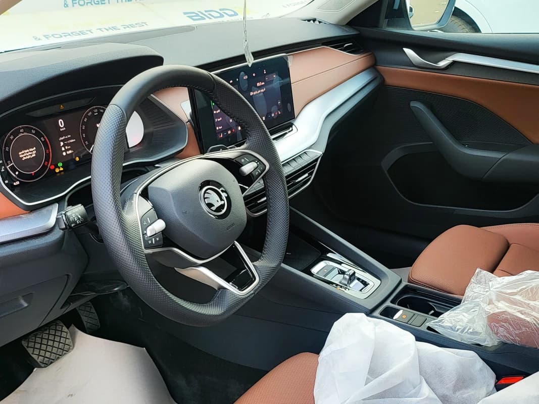 سكودا Octavia A8 2025 سويت أسود أوتوماتيك — جديدة