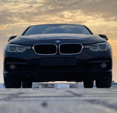 بي ام دبليو 318i 2018