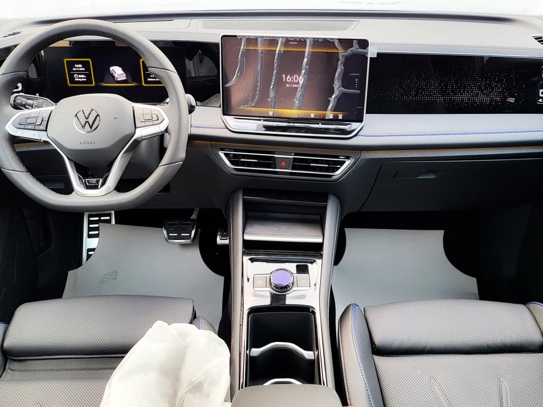 Volkswagen Tiguan 2024 ار لاين فضي أوتوماتيك — جديدة
