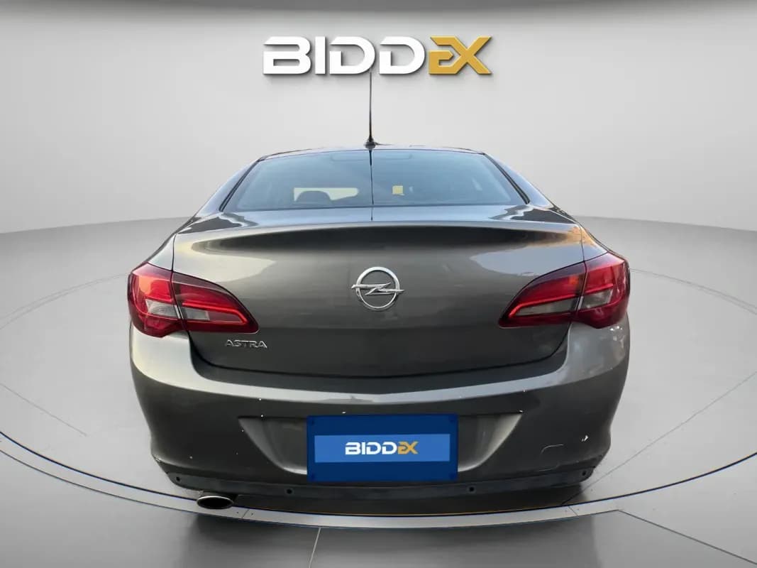 أوبل استرا 2021