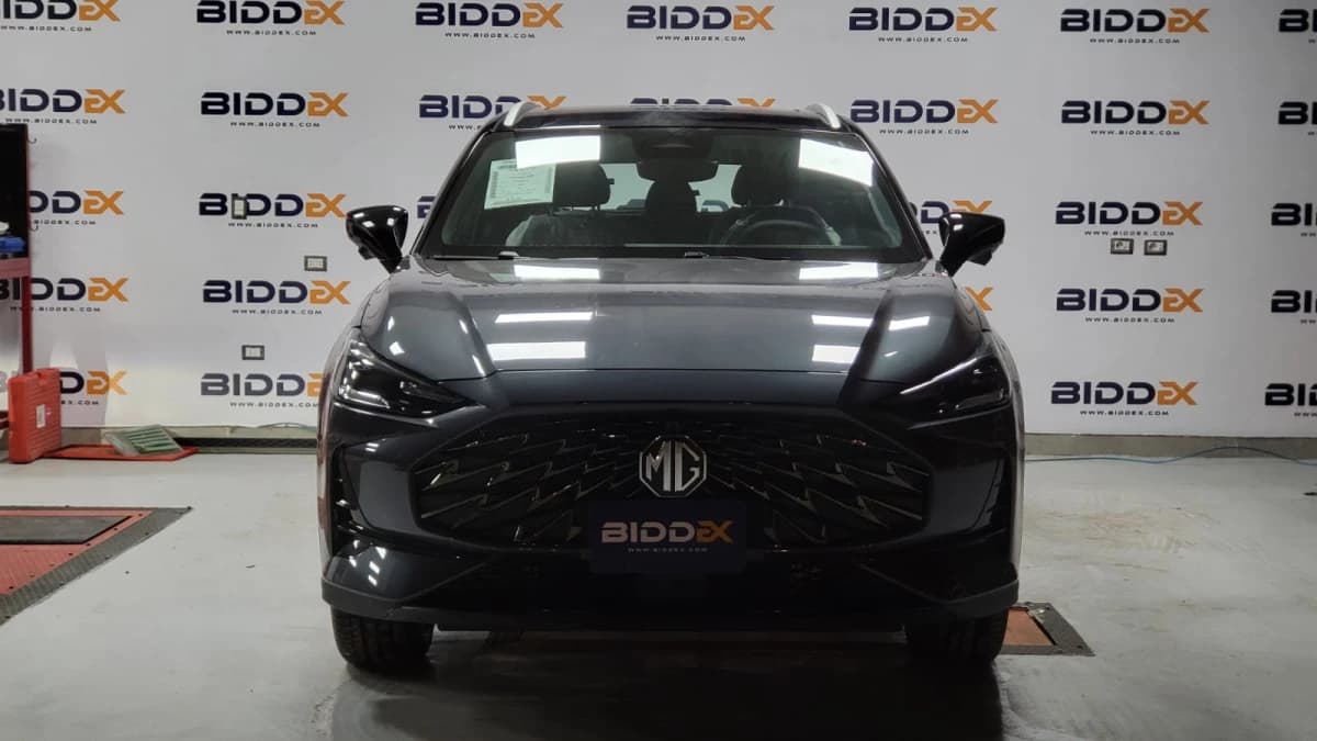 MG واحد 2025 لاكشري رمادي أوتوماتيك — جديدة