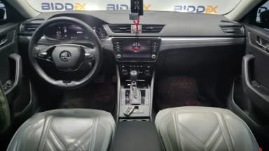 Skoda Superb 2022 امبيشن أسود أوتوماتيك — جديدة - 3