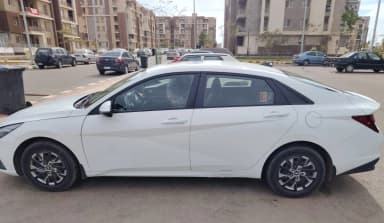Hyundai Elantra CN7 2022 3rd Category White Automatic — Used - 2