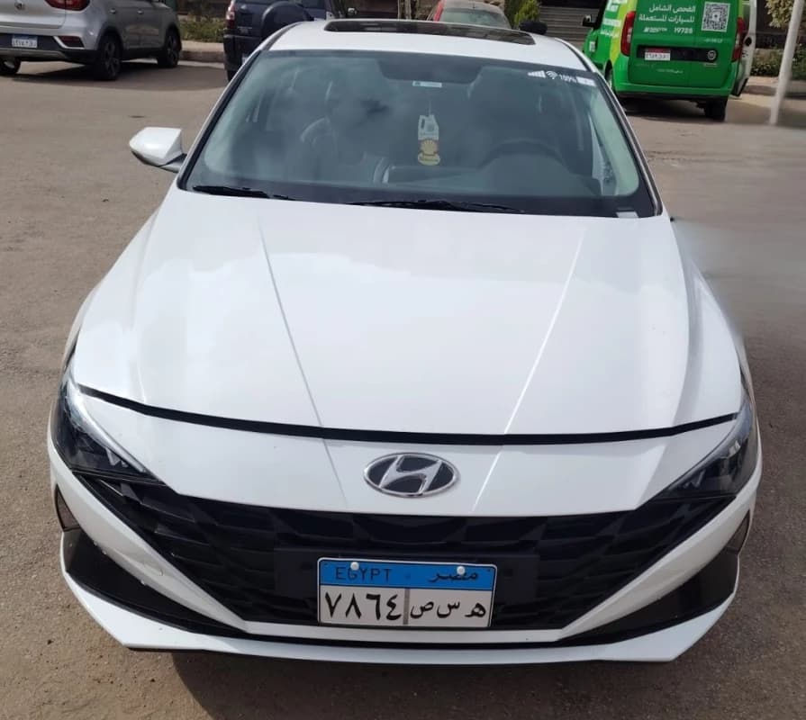 Hyundai Elantra CN7 2022 3rd Category White Automatic — Used