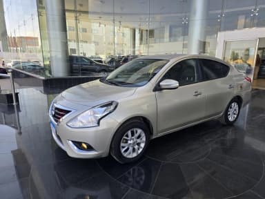 Nissan Sunny 2021 سوبر صالون ذهبي أوتوماتيك — مستعملة - 3