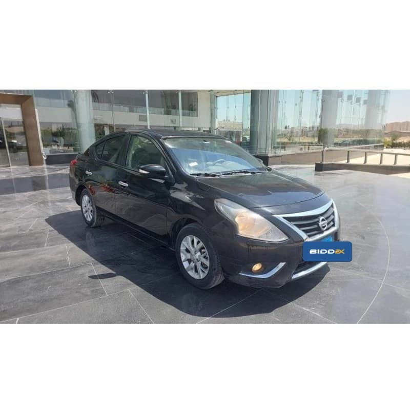 Nissan Sunny 2022 سوبر صالون أسود أوتوماتيك — مستعملة