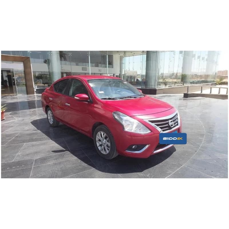 Nissan Sunny 2023 سوبر صالون أحمر أوتوماتيك — مستعملة