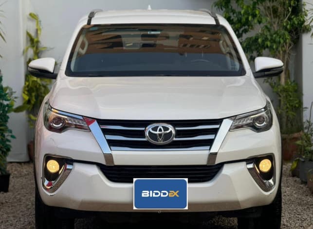 Toyota Fortuner 2021 Big motor 4000 White Automatic — Used - 1