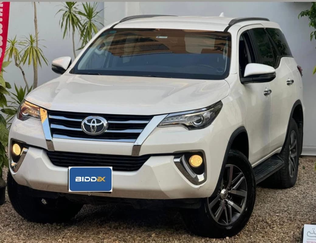 Toyota Fortuner 2021 Big motor 4000 White Automatic — Used