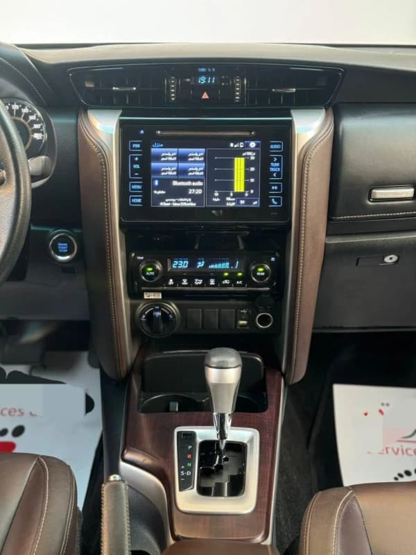 Toyota Fortuner 2021 Big motor 4000 White Automatic — Used