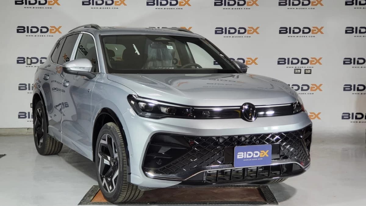 Volkswagen Tiguan 2025 ار لاين فضي أوتوماتيك — جديدة