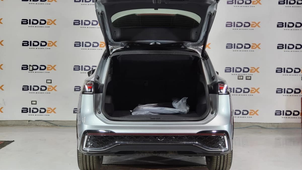 Volkswagen Tiguan 2024 ار لاين فضي أوتوماتيك — جديدة