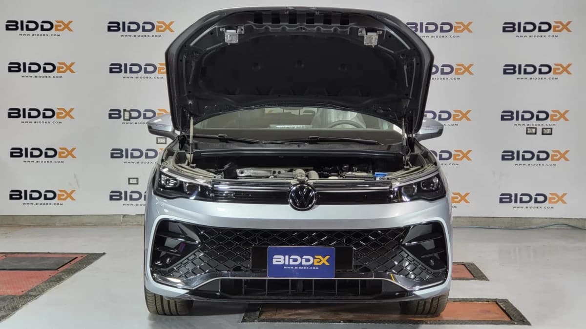 Volkswagen Tiguan 2024 ار لاين فضي أوتوماتيك — جديدة