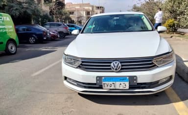 Volkswagen Passat 2018 تريند أبيض أوتوماتيك — مستعملة - 1