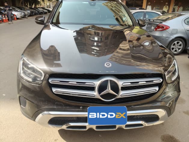 Mercedes-Benz GLC 200 2021 ايه ام جي رمادي أوتوماتيك — مستعملة