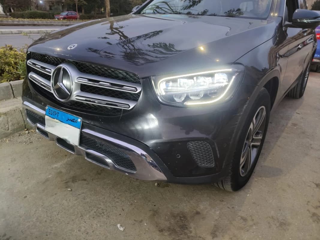 Mercedes-Benz GLC 200 2021 ايه ام جي رمادي أوتوماتيك — مستعملة