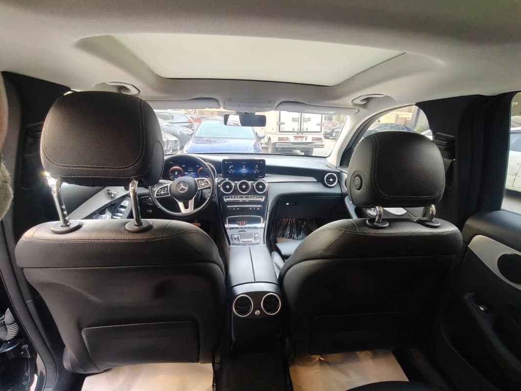 Mercedes-Benz GLC 200 2021 ايه ام جي رمادي أوتوماتيك — مستعملة