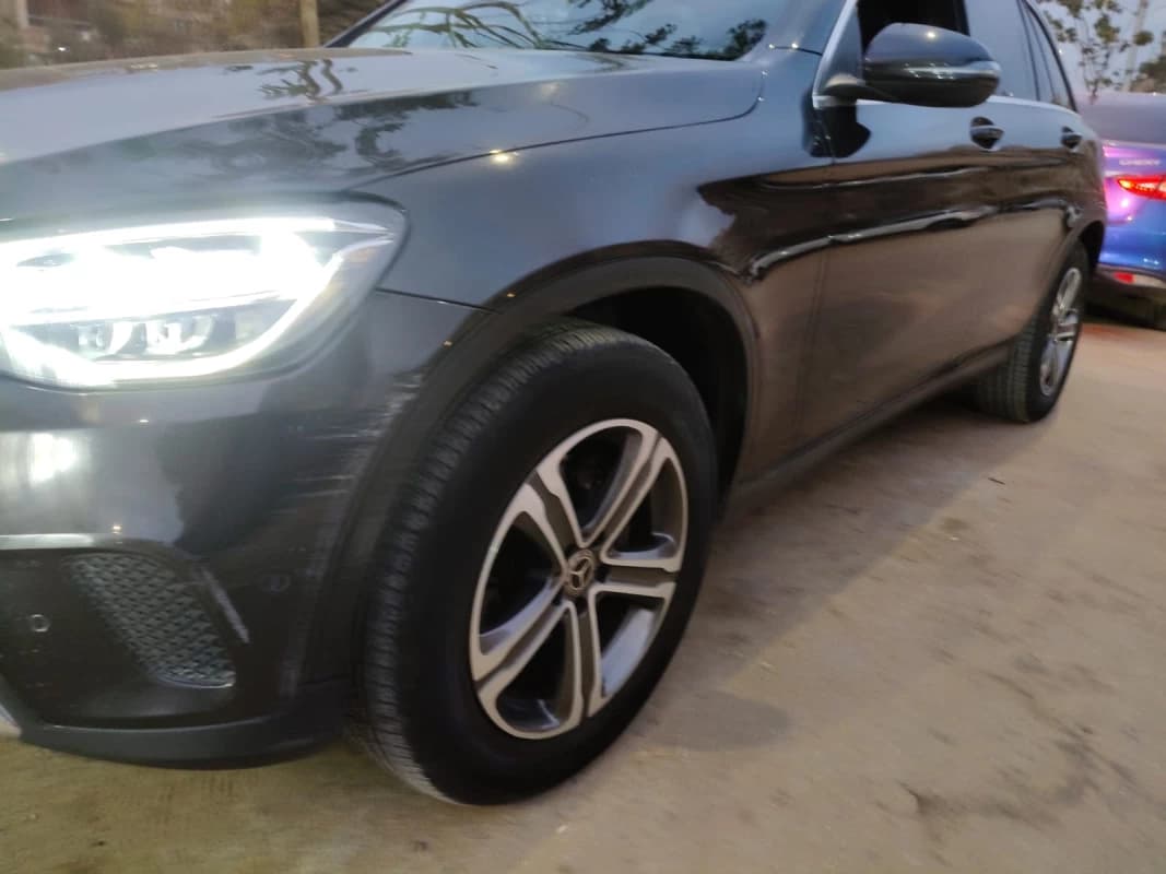 Mercedes-Benz GLC 200 2021 ايه ام جي رمادي أوتوماتيك — مستعملة