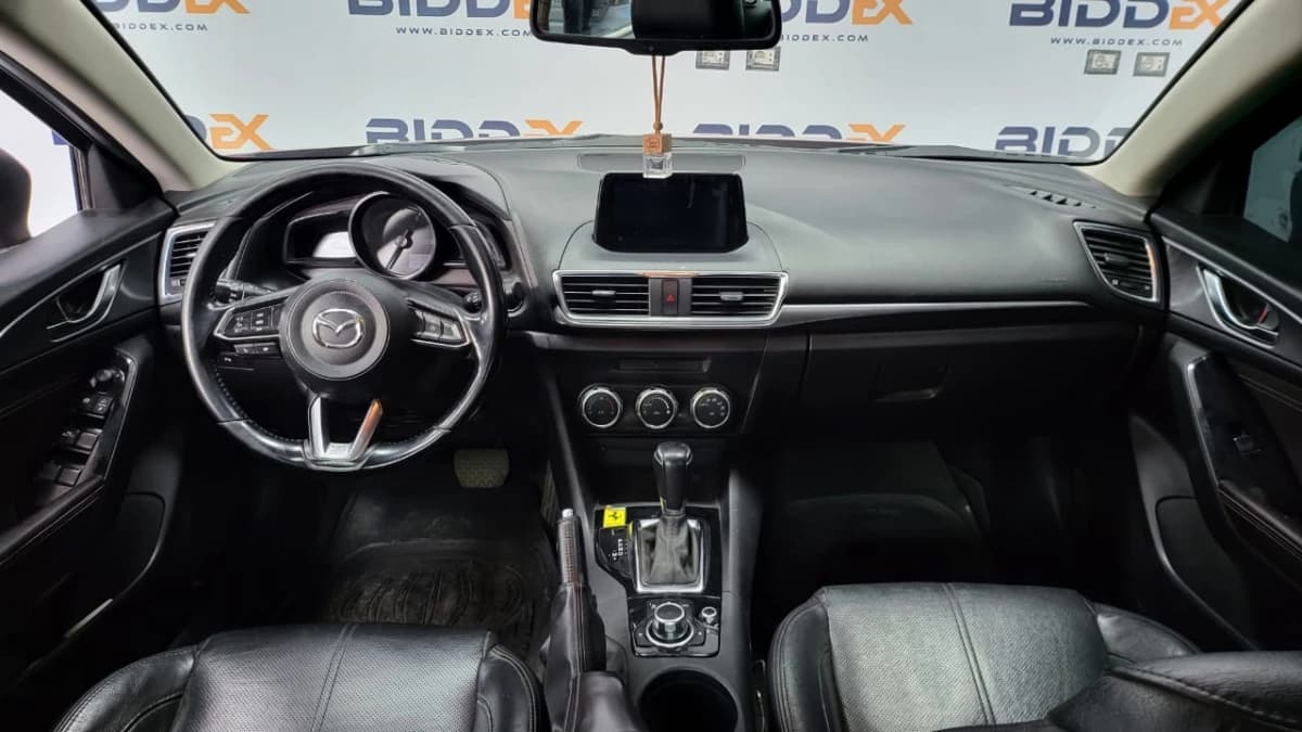 Mazda 3 2019 هاي لاين أحمر أوتوماتيك — مستعملة
