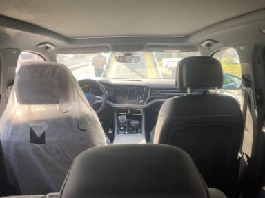 Volkswagen Touareg 2024 ار لاين أسود أوتوماتيك — جديدة - 4