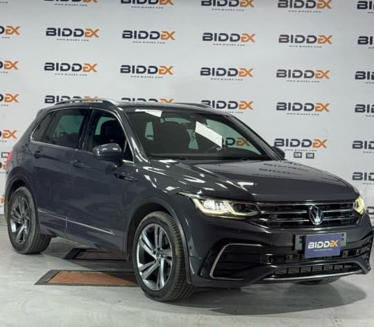 Volkswagen Tiguan 2021 ار لاين رمادي أوتوماتيك — مستعملة - 1