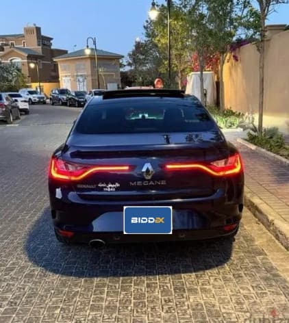 Renault Megane 2020 توب لاين  أسود أوتوماتيك — مستعملة - 1