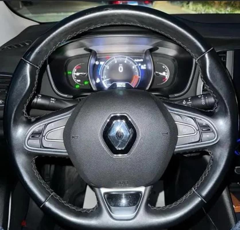 Renault Megane 2020 توب لاين  أسود أوتوماتيك — مستعملة