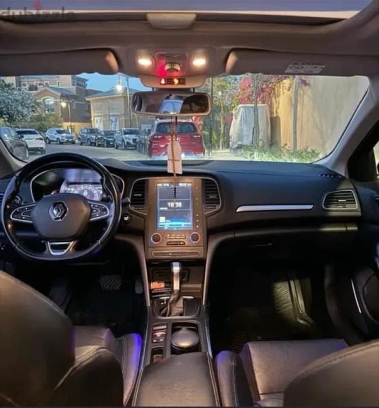 Renault Megane 2020 توب لاين  أسود أوتوماتيك — مستعملة