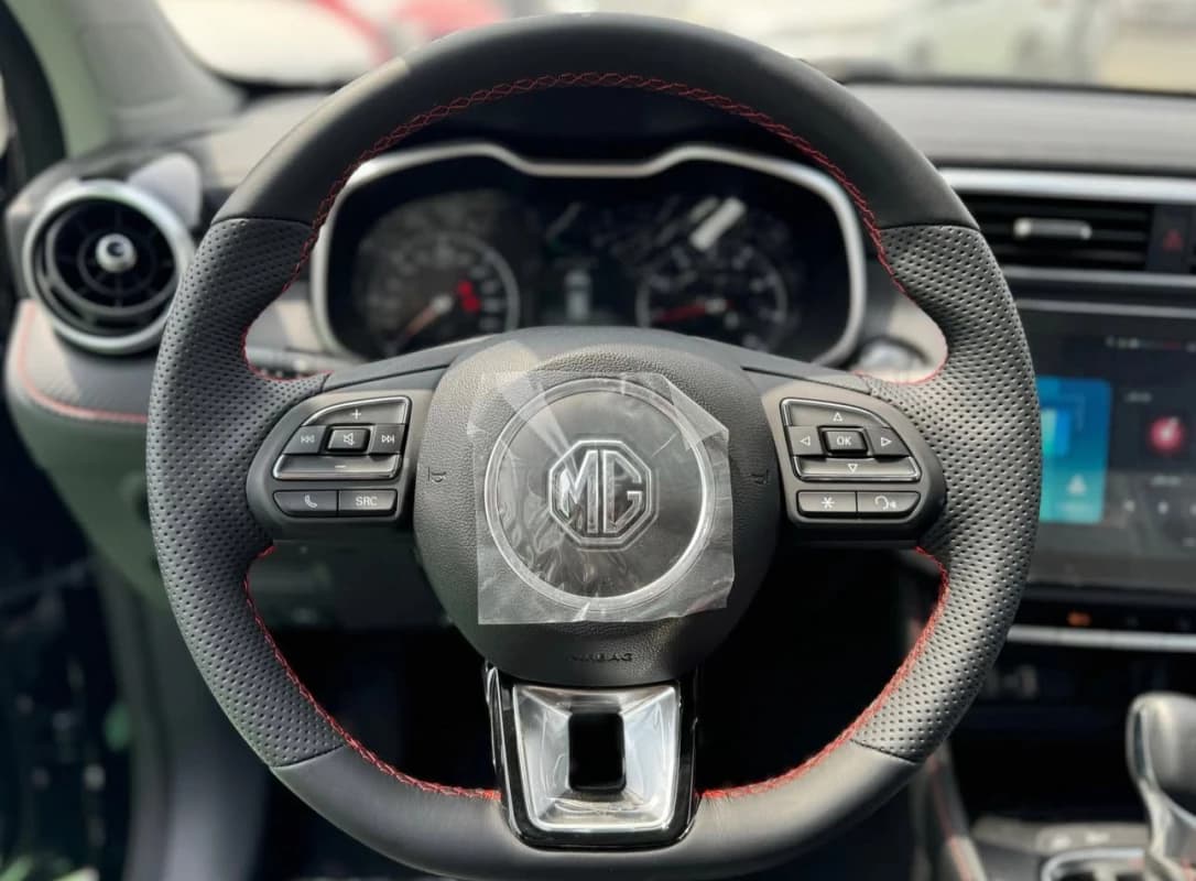 MG ZS 2025 كومفورت أسود أوتوماتيك — جديدة