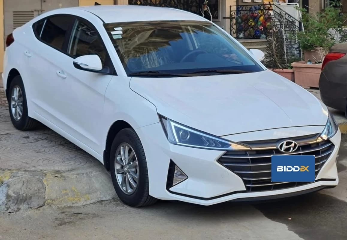 Hyundai Elantra AD 2025 سمارت أبيض أوتوماتيك — جديدة