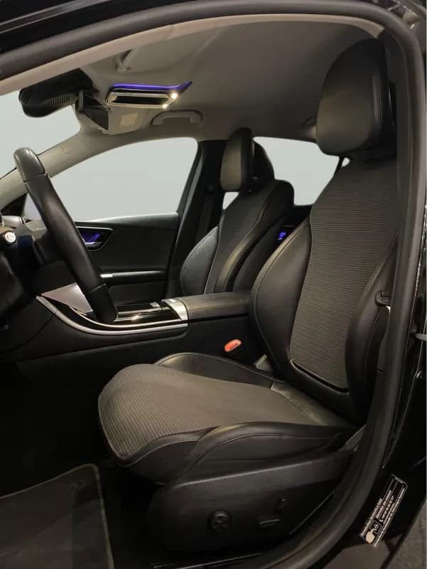 مرسيدس بنز C180 2022 ايه ام جي أسود أوتوماتيك — مستعملة