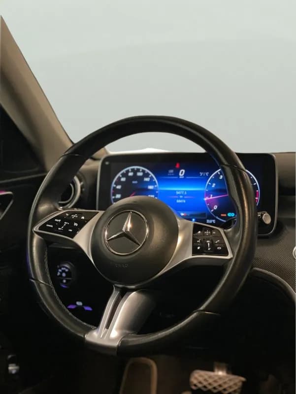 مرسيدس بنز C180 2022 ايه ام جي أسود أوتوماتيك — مستعملة