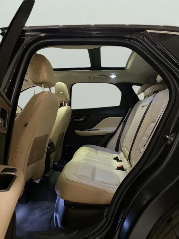 جاكوار اف باس 2020