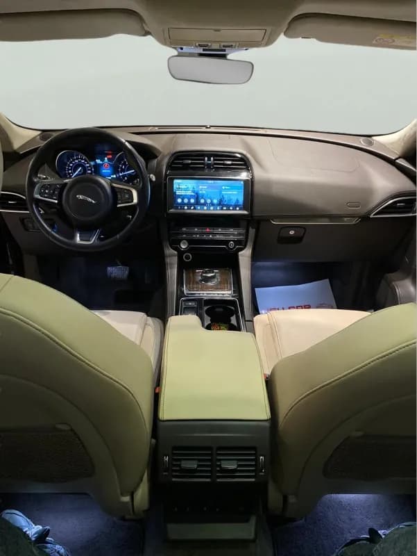 جاكوار اف باس 2020