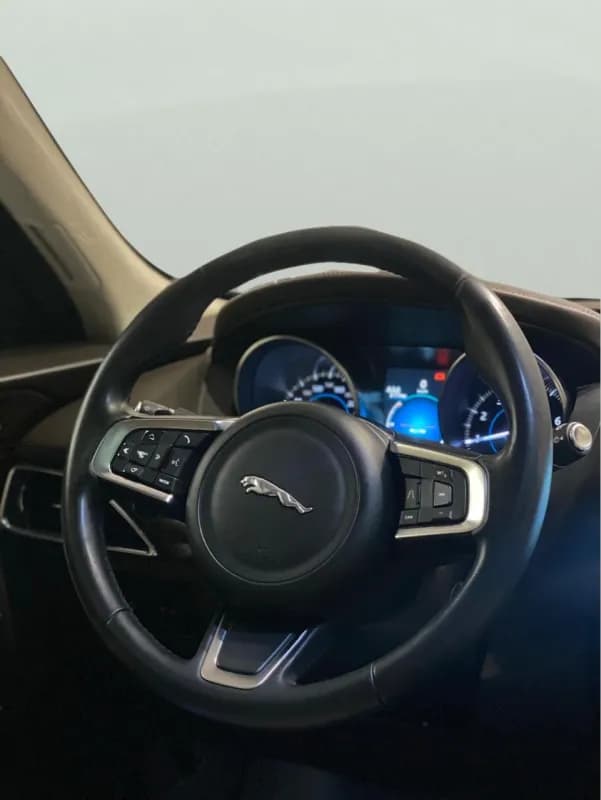 جاكوار اف باس 2020