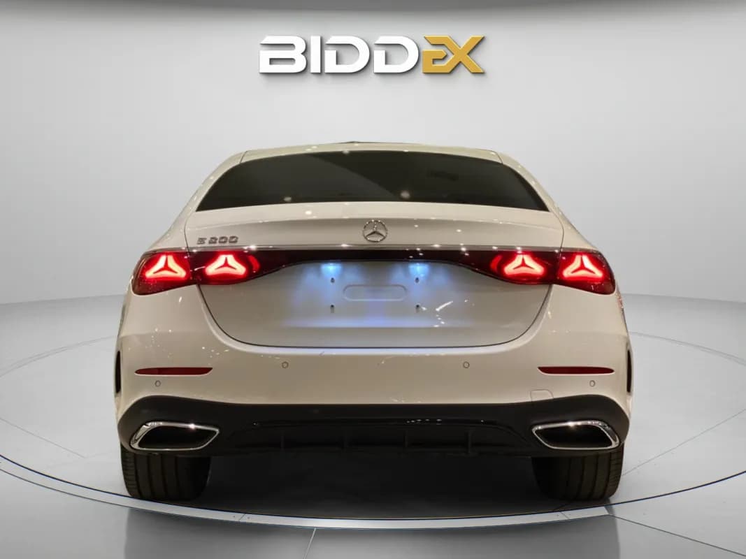 مرسيدس بنز E200 2026