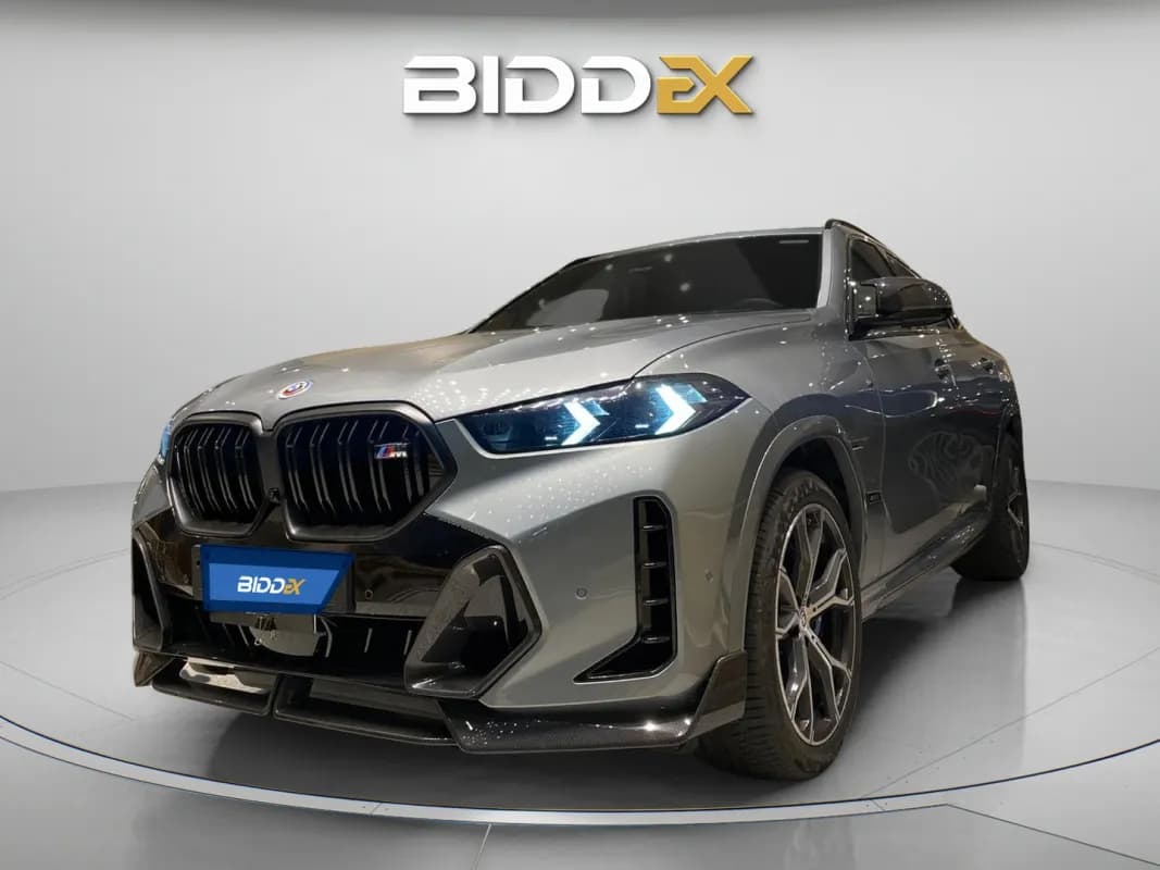 بي ام دبليو X6 2025 كاربون فايبر باكدج رمادي أوتوماتيك — مستعملة