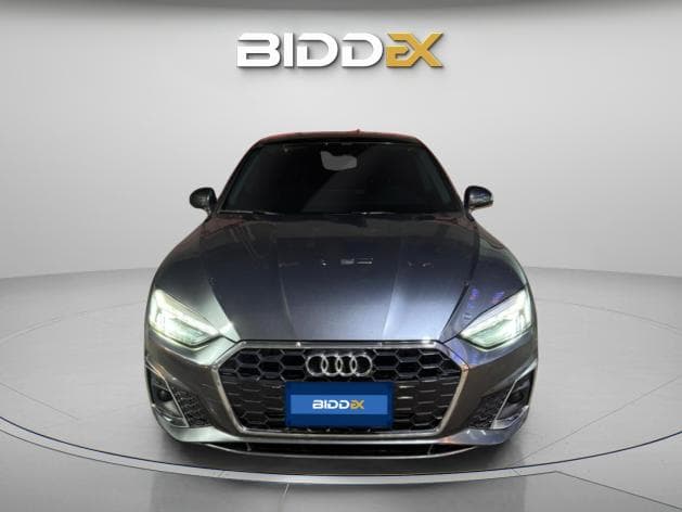 أودي A5 2023 اس لاين رمادي إسمنتي أوتوماتيك — مستعملة - 1