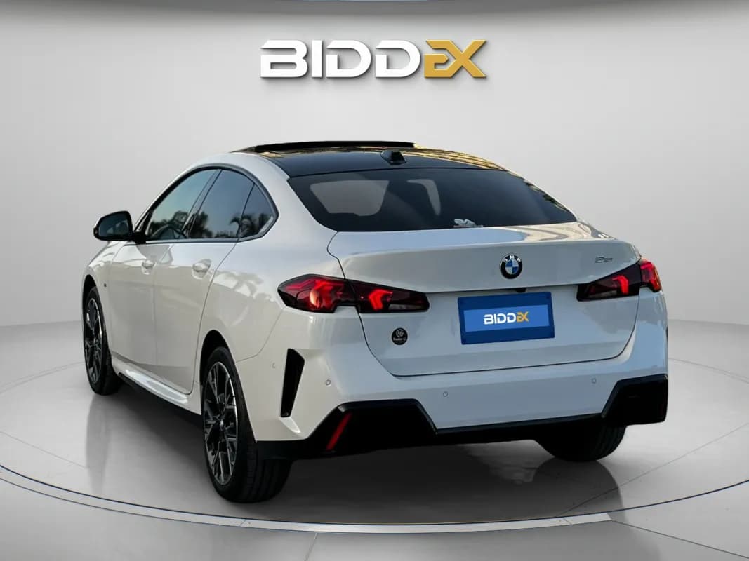 بي ام دبليو 218i 2026 ام سبورت أبيض أوتوماتيك — مستعملة