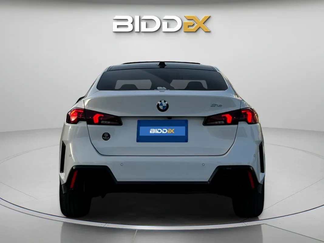 بي ام دبليو 218i 2026 ام سبورت أبيض أوتوماتيك — مستعملة