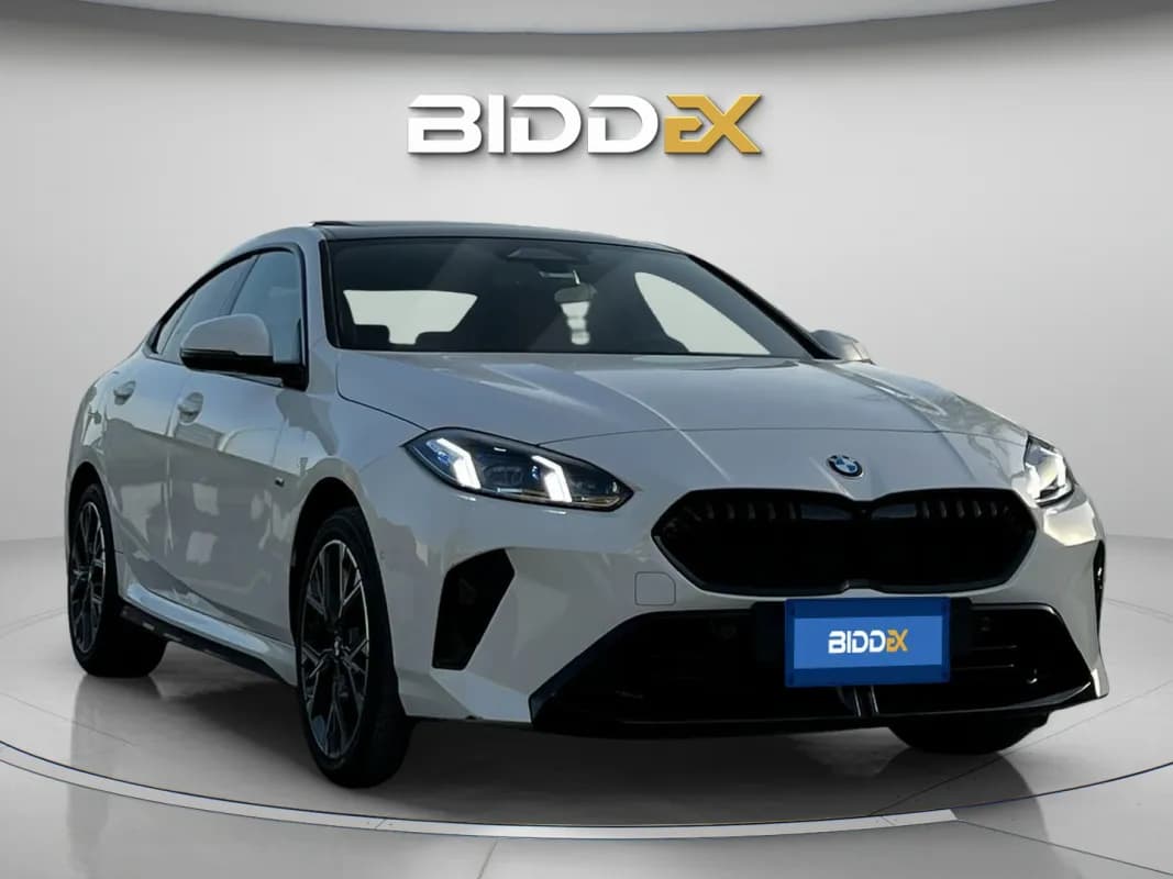 بي ام دبليو 218i 2026 ام سبورت أبيض أوتوماتيك — مستعملة