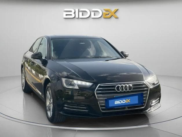 أودي A4 2016 اس لاين أسود أوتوماتيك — مستعملة
