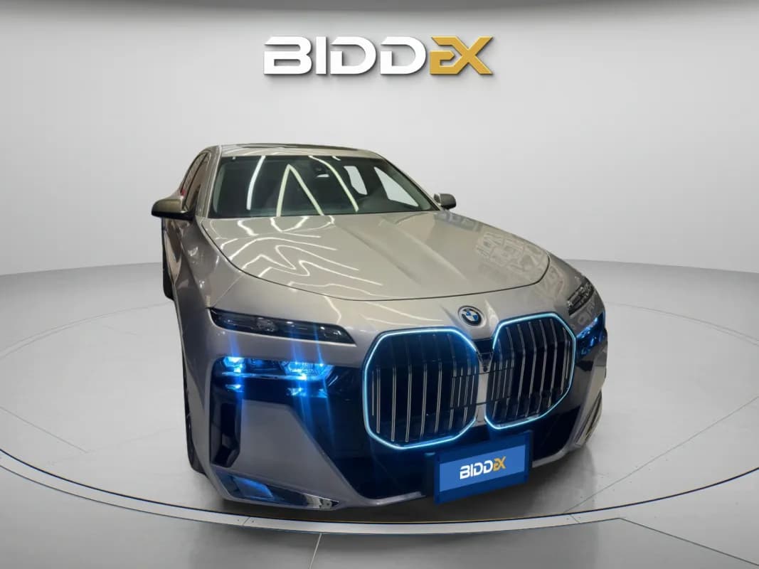 بي ام دبليو 750 LI 2010 في 8 فضي أوتوماتيك — مستعملة